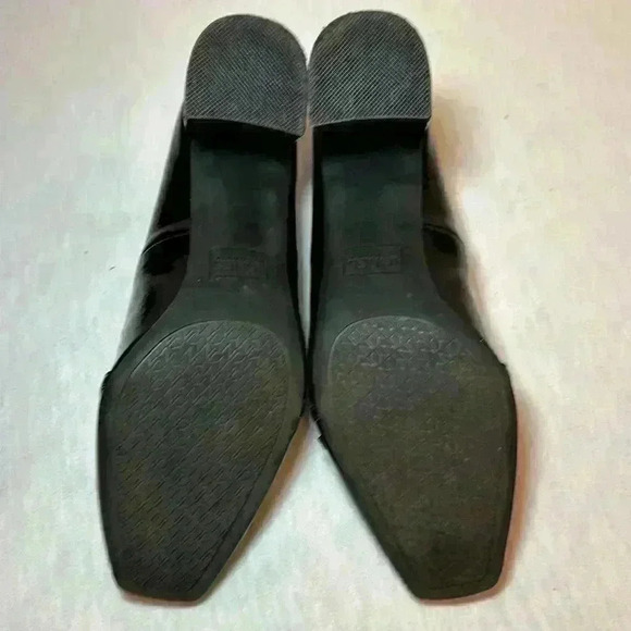 JONES NEW YORK Women Aubin Block Heel Dress Pumps In Black w Gold Buckle Size 10 - Picture 8 of 13